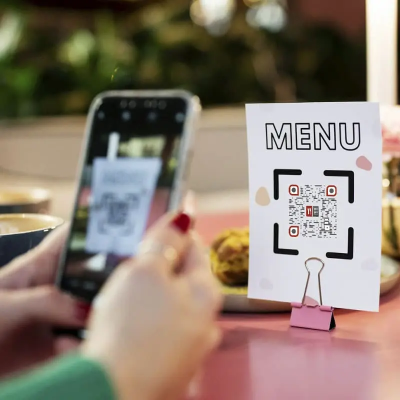 Menu QR code pour restaurants au Maroc - Solution moderne et hygiénique Bravico
